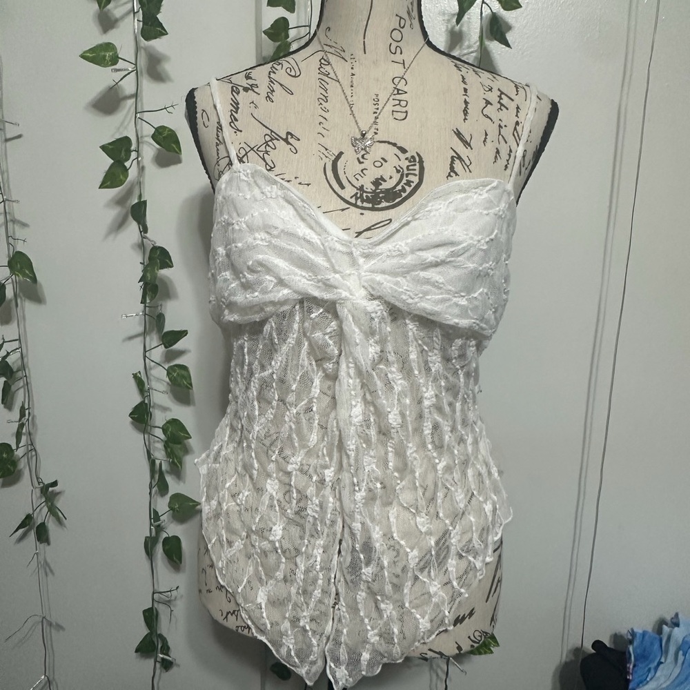 Chic White Lace Camisole